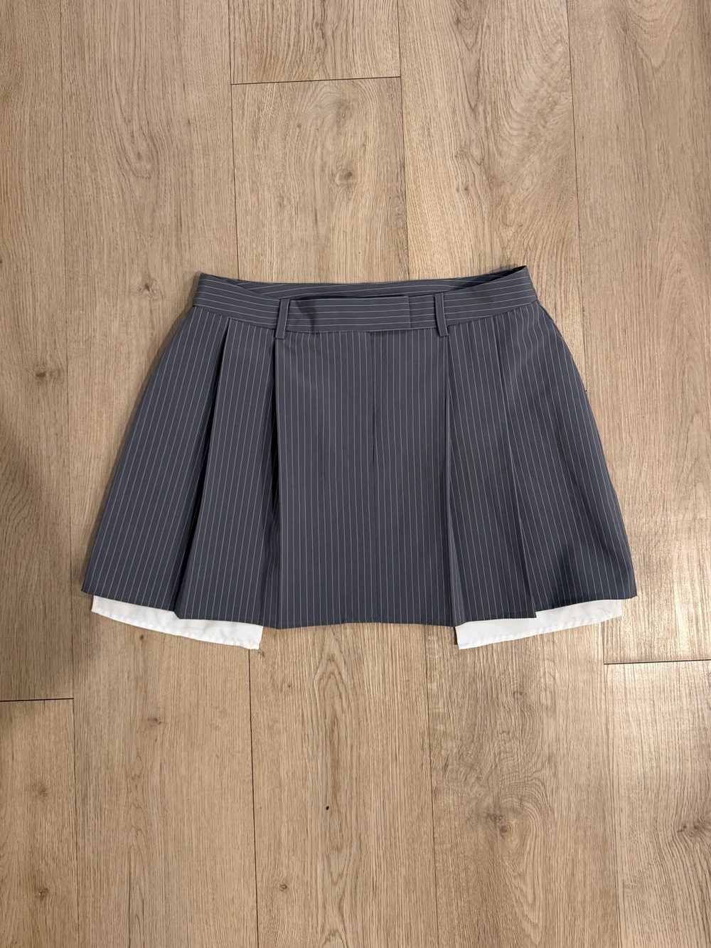 Forever 21 Gray Pinstripe Pleated Mini Skirt with Exposed Pockets